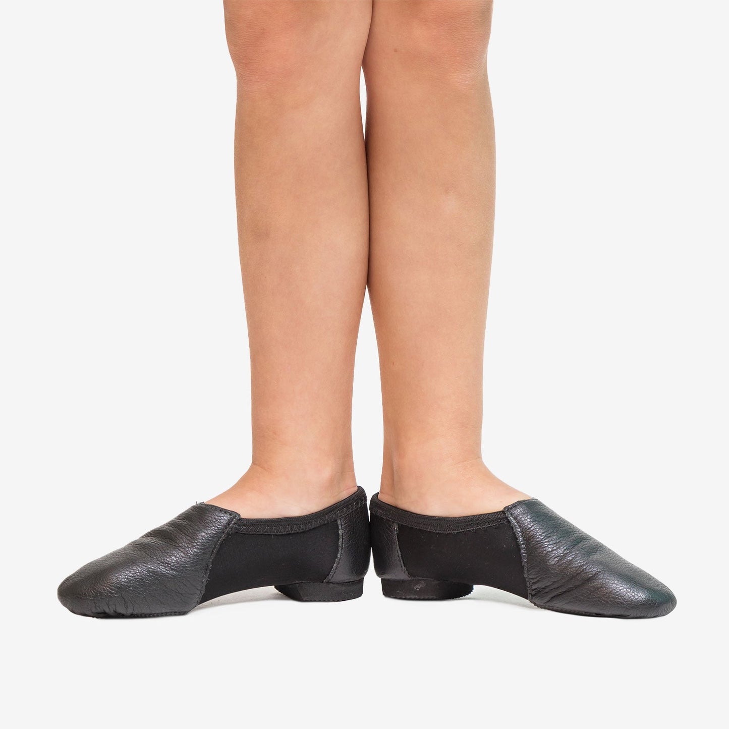 The Jesse - JZ76 S/L,  is part of the Só Dança range of Shoes. See more details and sizing information here.