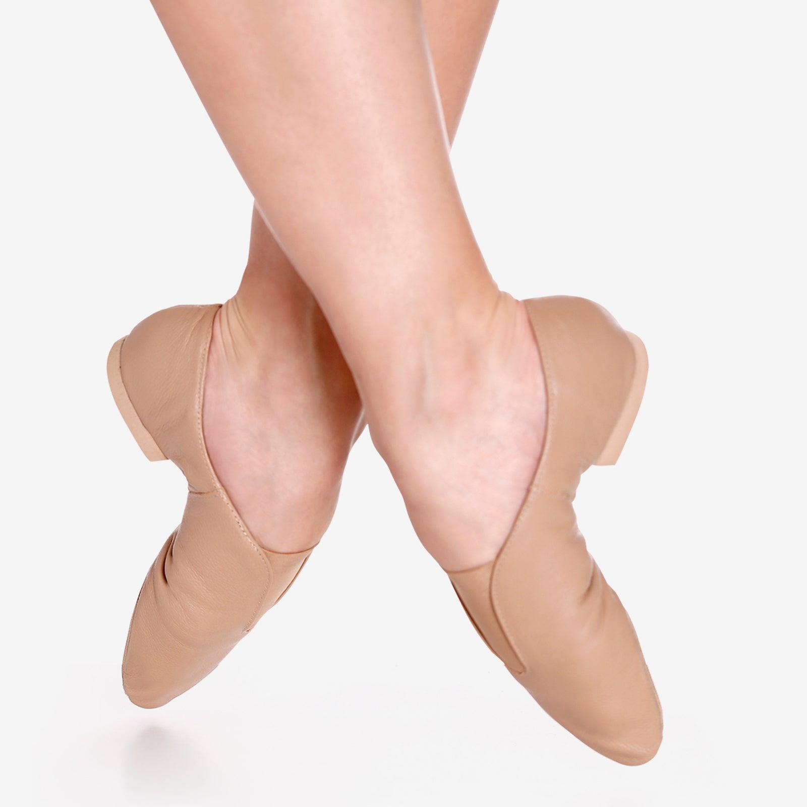 The Jin - JZ77L, Adult Rubber Sole Jazz Shoe is part of the Só Dança range of Shoes. See more details and sizing information here.