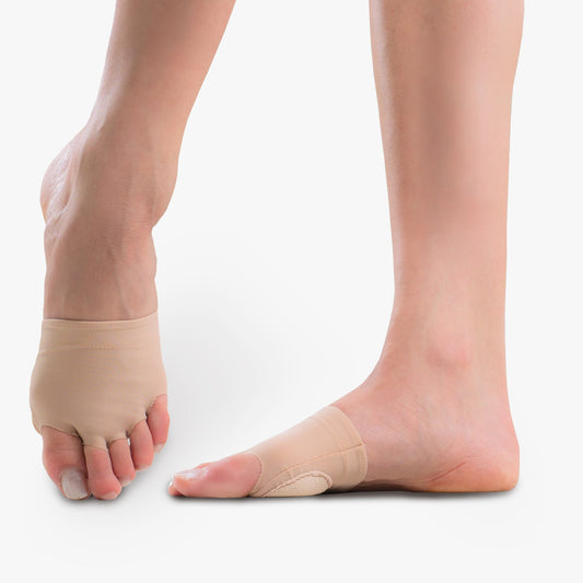 Merrick - MD21, Nylon Spandex Half Shoe Turner is part of the Só Dança range of Shoes. See more details and sizing information here.