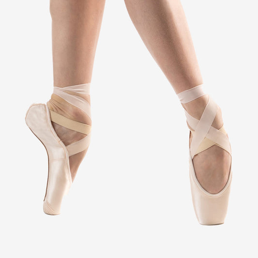 The Alina IV Pointe Shoe - P95 is part of the Só Dança range of Shoes. See more details and sizing information here.