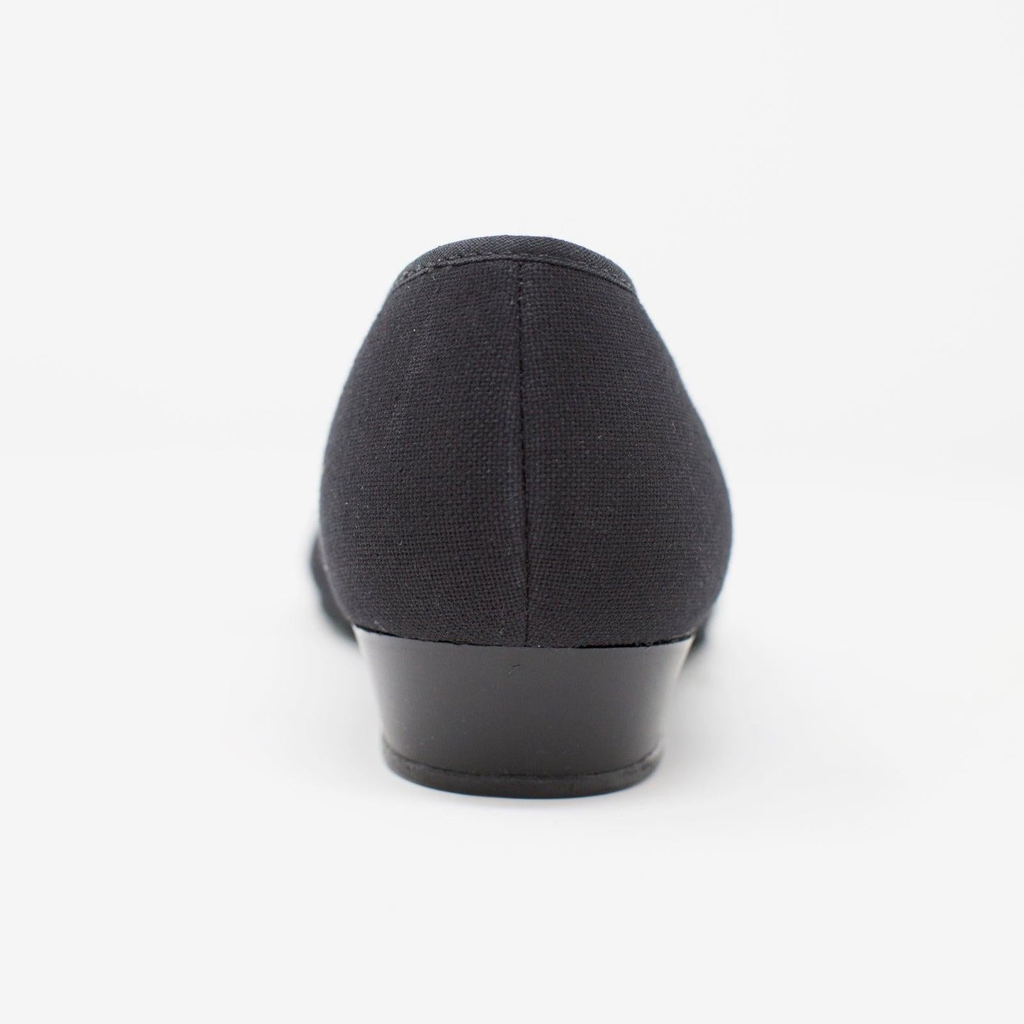 The Melody - RO12s, 1" Heel Royal / Character Shoe with Suede Sole is part of the Só Dança range of Shoes. See more details and sizing information here.