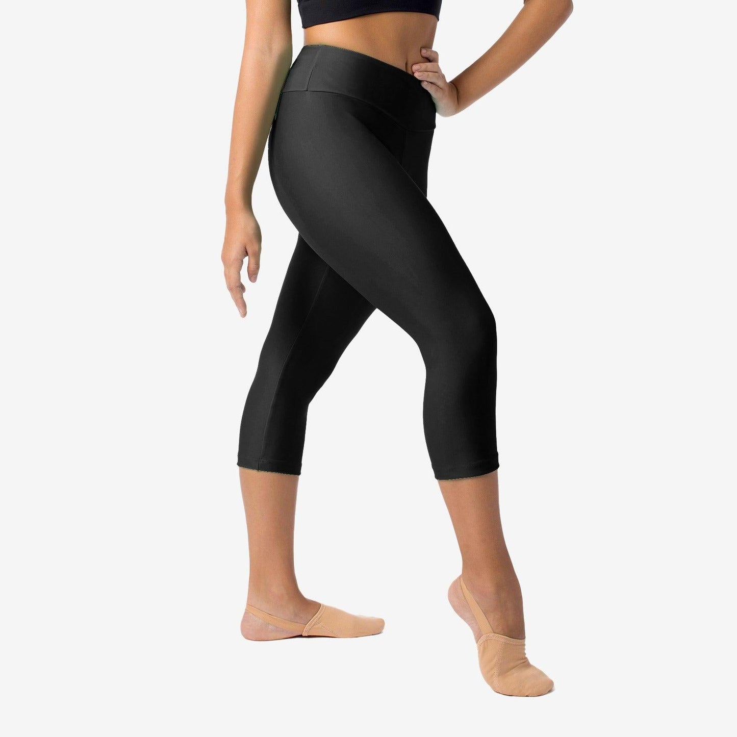 The Fara Capri Pants - SL153, Women's Capri Pants is part of the Só Dança range of Pants. See more details and sizing information here.