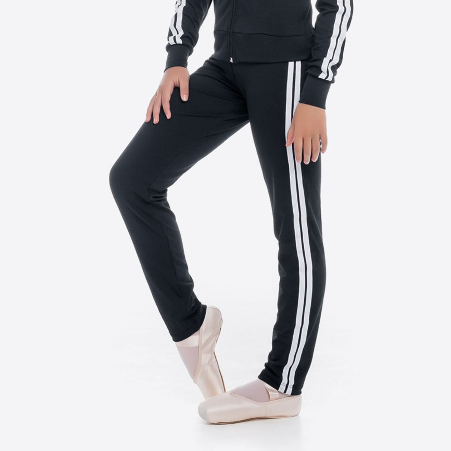 The Kay Kid's Pants - SL162, Warmup Pants with Stripes is part of the Só Dança range of Activewear. See more details and sizing information here.