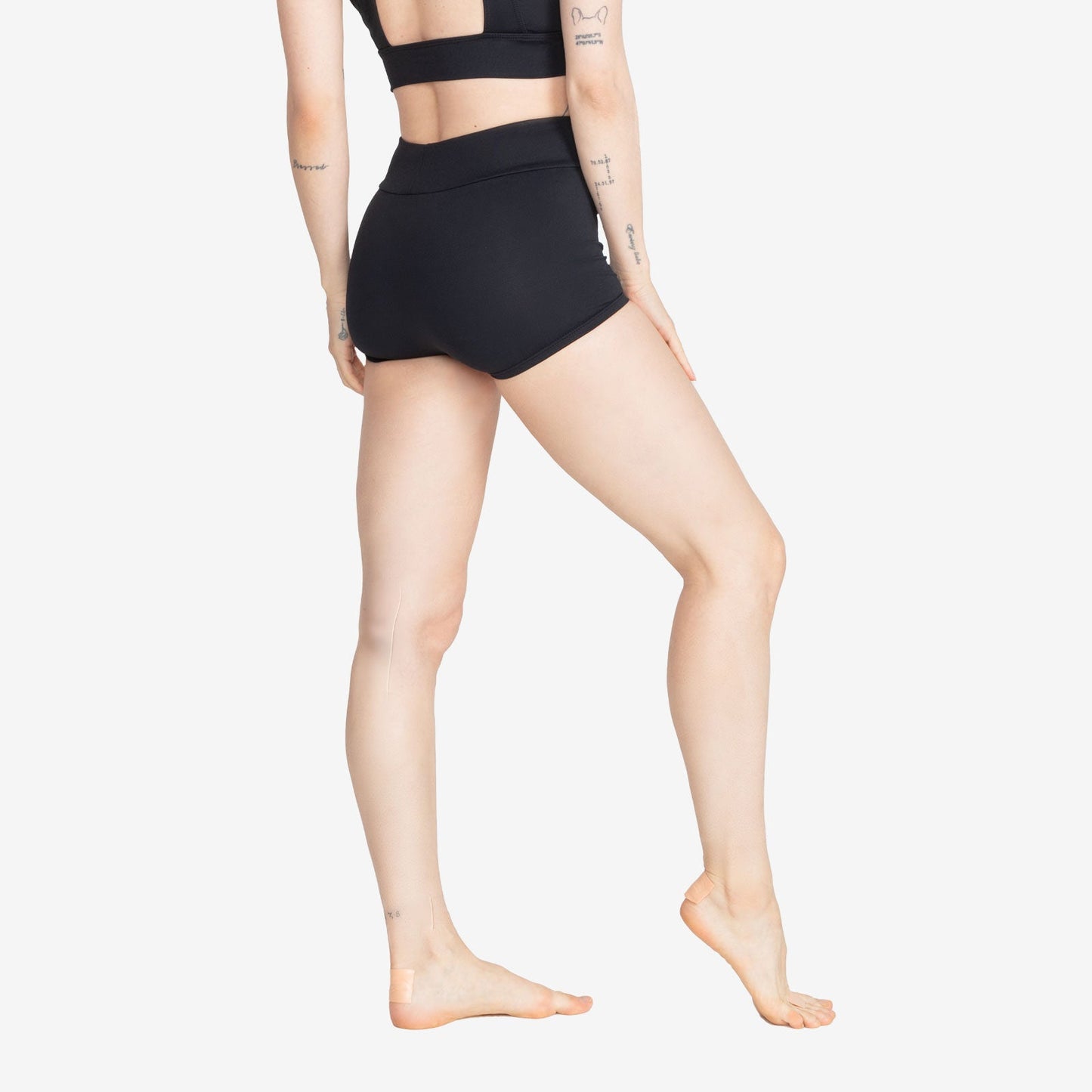 The Sydney Shorts - SL219, Adult Shorts with Thick Waistband is part of the Só Dança range of Shorts. See more details and sizing information here.