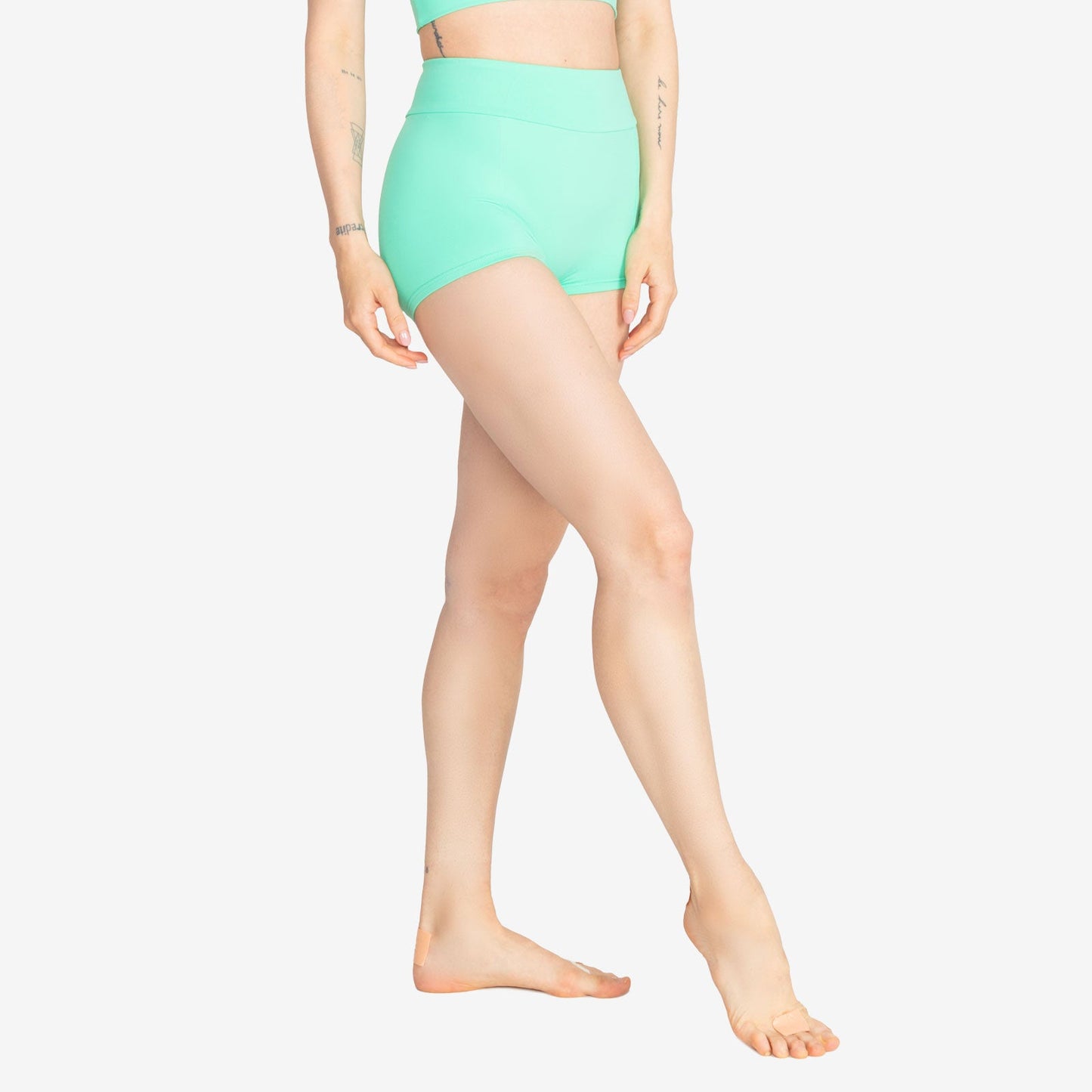 The Sydney Shorts - SL219, Adult Shorts with Thick Waistband is part of the Só Dança range of Shorts. See more details and sizing information here.