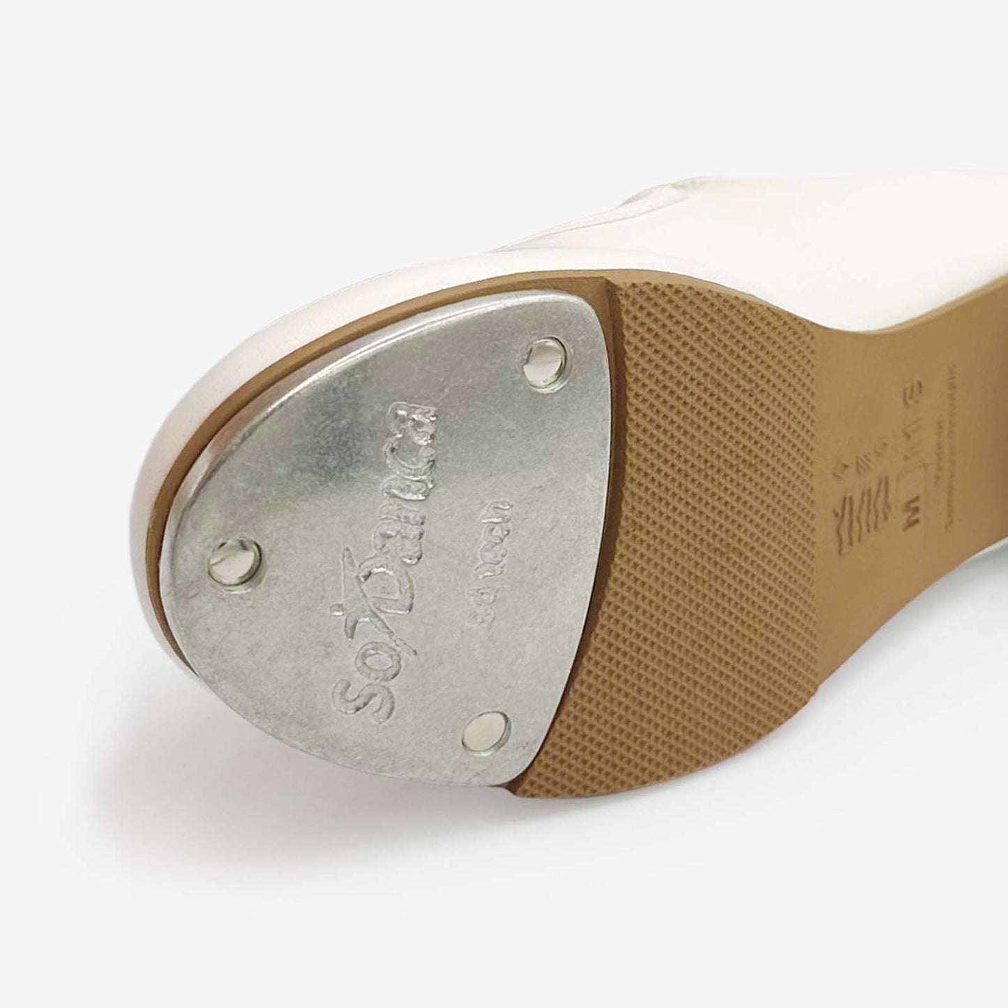 The Taki - TA37, Child Vegan Velcro Strap Tap Shoe is part of the Só Dança range of Shoes. See more details and sizing information here.