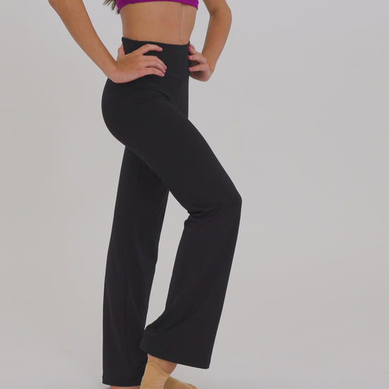 The Izzy Kid's Leggings - SL204, Child Jazz Leggings is part of the Só Dança range of Pants. See more details and sizing information here.